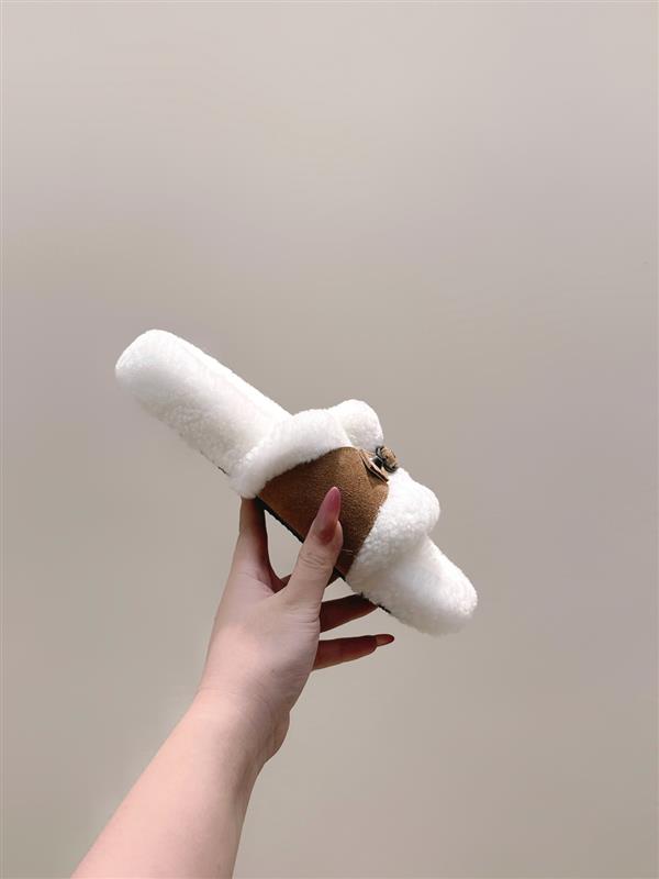 2025112818447747 240